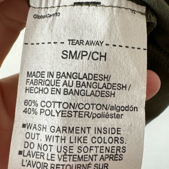 UA Under Armour Tee Shirt Top Left Chest Lockup Solid Dark Green Black Army Knit - Picture 8 of 9